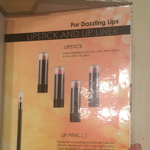 Lip Kit 💋👄💄 - Picture 4 of 6